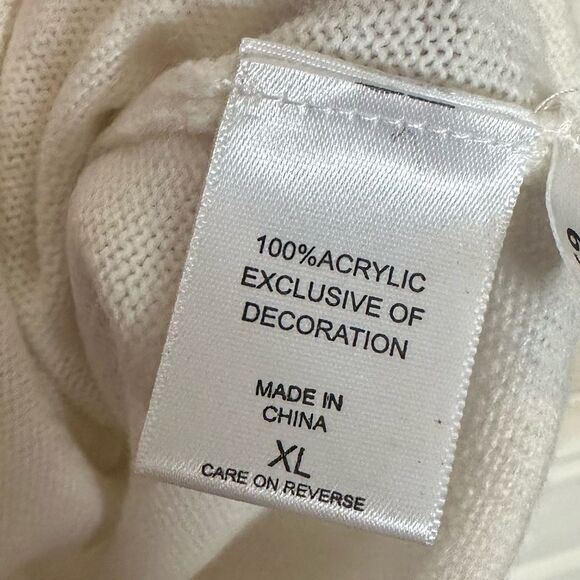 Lightweight Embellished‎ Sweater - Picture 12 of 14